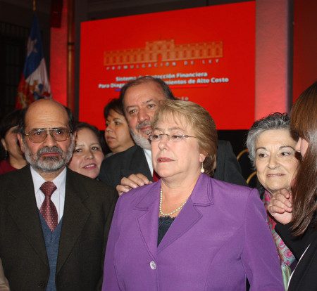 Pesident Bachelet with patient organization leaders